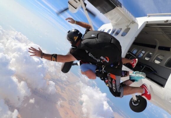 Skydiving in Abu Dhabi: Adventure Awaits You