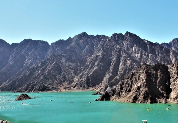 Hatta Lake: Ideal for Adventure and Relaxation